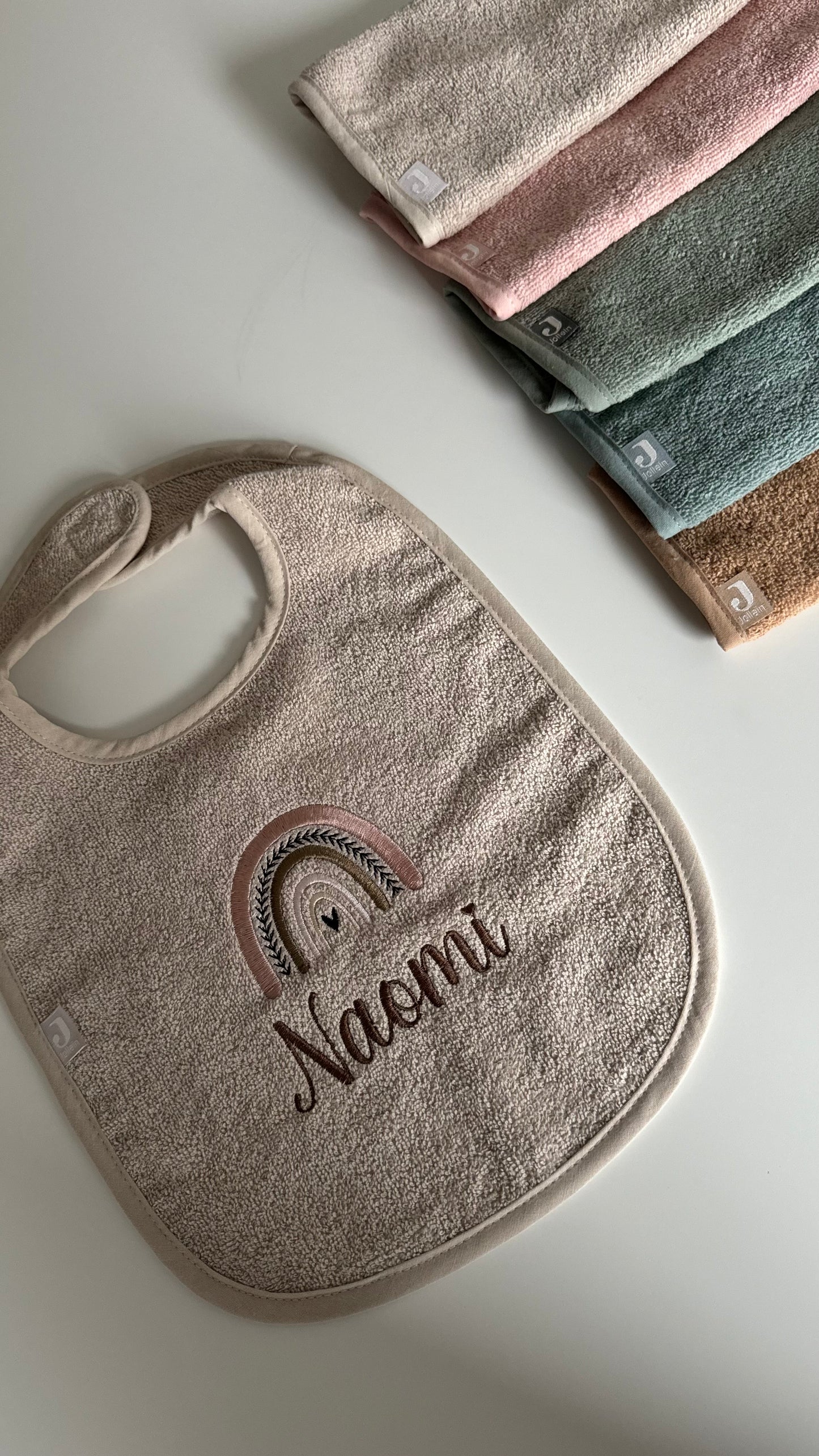 Lätzchen Frottee bestickt - personalisierbar mit Name